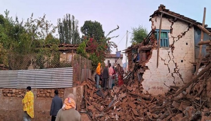 PHOTOS: उभीच्या उभी घरं दुभंगली, इमारती कोसळल्या; नेपाळमध्ये क्षणात सारंकाही उध्वस्त 