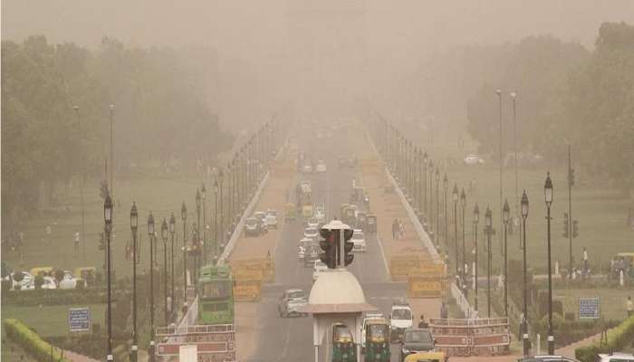 दिल्लीनंतर नोएडातही लॉकडाऊन स्थिती; शाळा, कॉलेज बंद, कर्मचाऱ्यांना वर्क फ्रॉम होम करण्याचे आदेश