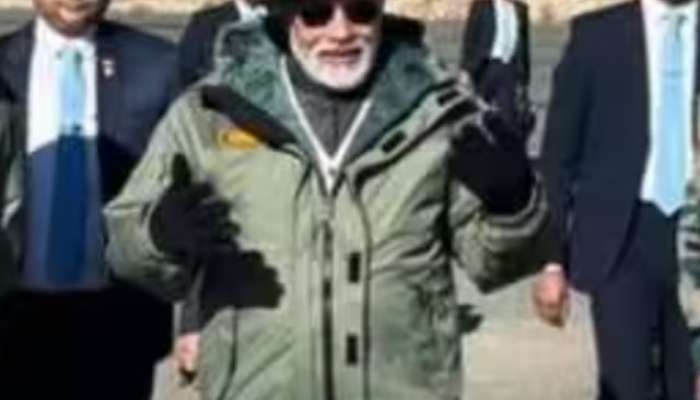 थेट हिमालयात पंतप्रधान मोदी यांनी सैनिकांसोबत साजरी केली दिवाळी थेट हिमालयात पंतप्रधान मोदी यांनी सैनिकांसोबत साजरी केली दिवाळी