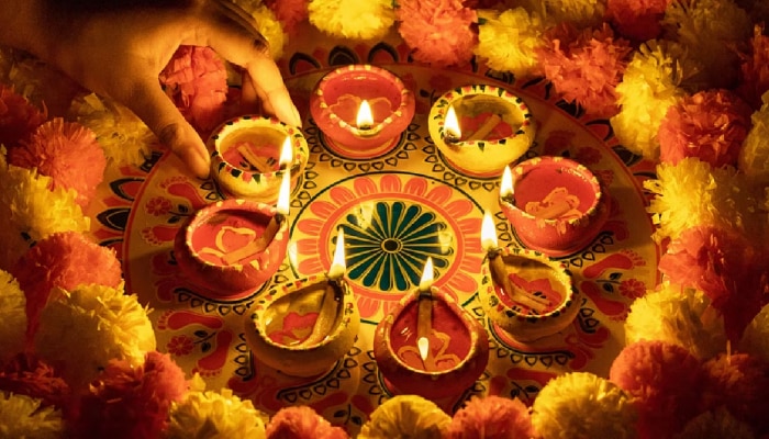 Diwali Pujan Samagri: दिवाळीनंतर वापरलेल्या दिव्यांबाबत &#039;ही&#039; चूक करू नका; लक्ष्मी होईल नाराज