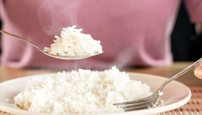 भाताशिवाय जेवण जात नाही? अतिप्रमाणात भात खाण्याचे दुष्परिणाम जाणून घ्या