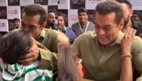 भर गर्दीत सलमान खानने महिलेला Kiss केलं, या कारणाने नेटकऱ्यांचा भाईजानला पाठिंबा