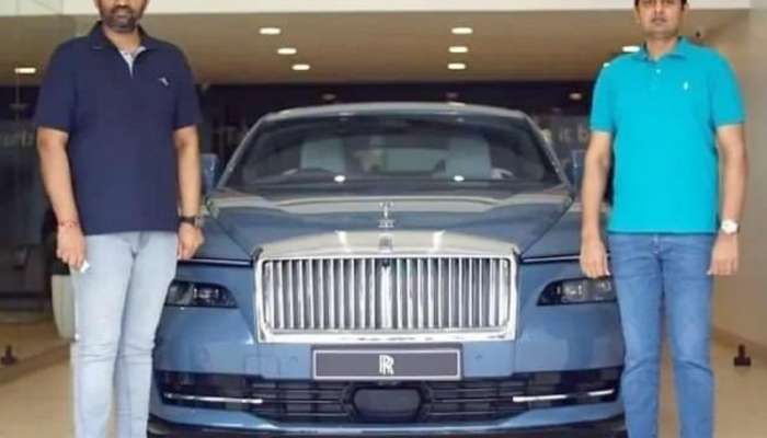 चप्पल घालून 10 कोटींची Rolls-Royce आणायला पोहोचला; करोडपती व्यावसायिकाचा साधेपणा पाहून नेटकरी भारावले