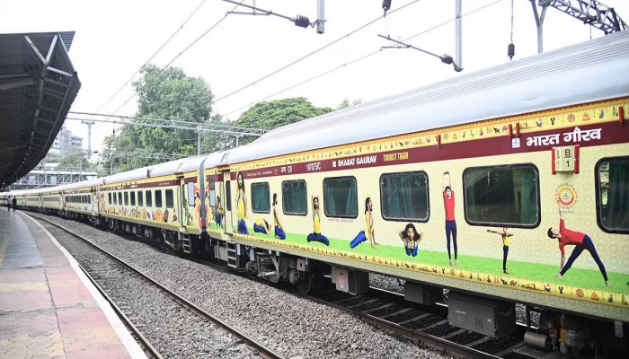 भारत गौरव ट्रेनमधील तब्बल 40 प्रवाशांना विषबाधा; पुण्याकडे येणाऱ्या रेल्वेत घडला प्रकार 