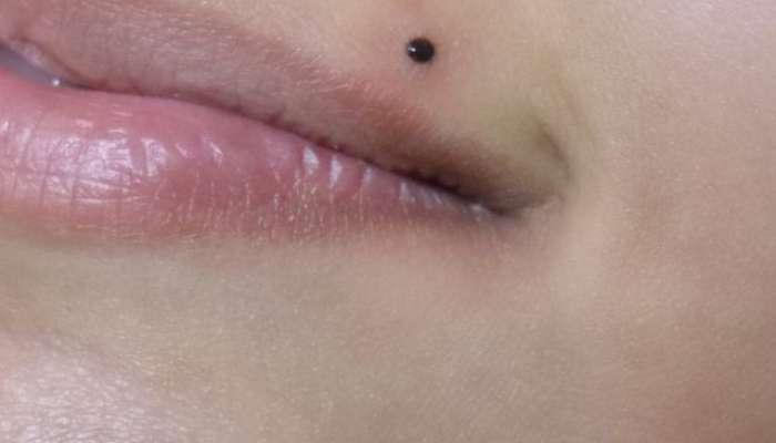 If you have moles on lips your body know your personality 