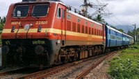 संपूर्ण रेल्वेगाडीचं Reservation करण्यासाठी किती रुपये मोजावे लागतात? 