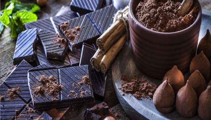 डार्क चॉकलेट खाल्ल्याने आयुष्य वाढतं? हे फायदे तुम्हाला माहित आहेत का?
