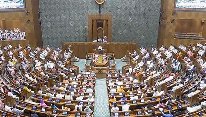 लोकसभेच्या 14 गोंधळी खासदारांचं निलंबन, काँग्रेसच्या 5 आमदारांचा समावेश