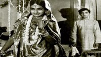 धर्मेंद्रच्या अभिनेत्रीचं वयाच्या 15 व्या वर्षी लग्न, 18 व्या वर्षी झाली आई, 