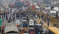 हिट अँड रन कलम तूर्तास लागू होणार नाही; वाहतूकदारांचा संप अखेर मागे