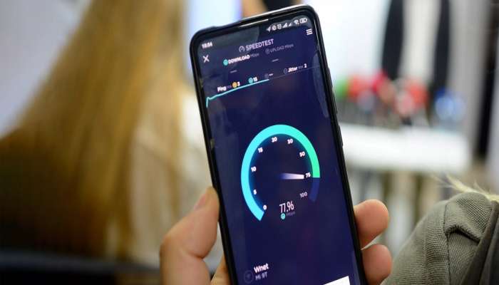 Internet Speed: मोबाईलमध्ये इंटरनेट झालंय स्लो? या सोप्या टिप्स फॉलो करा, इंटरनेटचा वाढेल वेग
