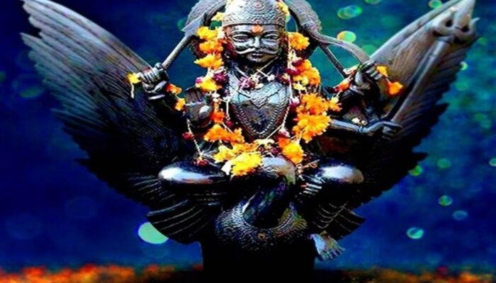 Shani Dev : शनिवारी सूर्यास्तानंतर करा &#039;हे&#039; काम, शनिदेव प्रसन्न होऊन पैशाचा पाऊस पडेल 