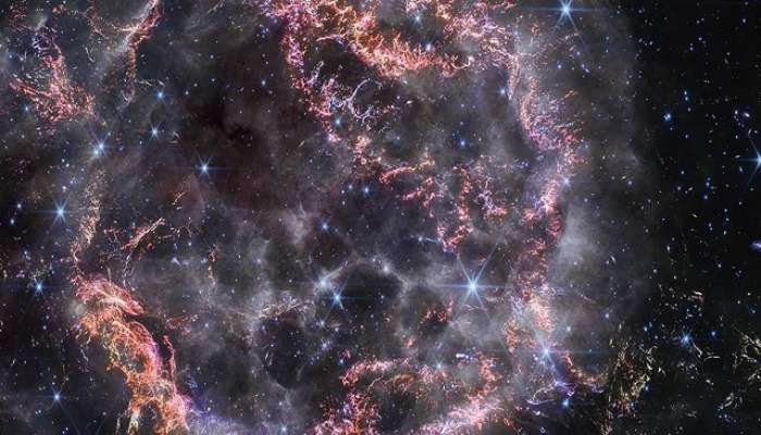 पृथ्वीपेक्षा अंतराळातून भारी दिसतो तुटलेला तारा; नासाने शेअर केले Live फोटो 