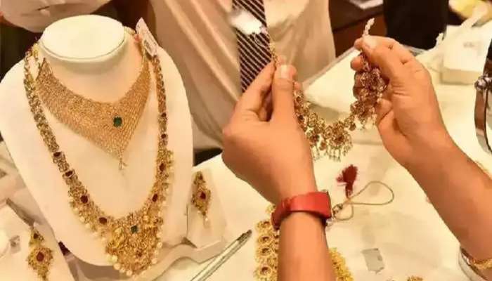 Gold Silver Rate : सोने झाले स्वस्त, चांदी चकाकली; पाहा आजचे दर 