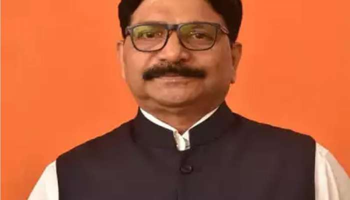 अपात्रतेच्या निकालाआधी ठाकरे गटाला धक्का, आमदार रवींद्र वायकरांच्या घरावर ईडीची धाड