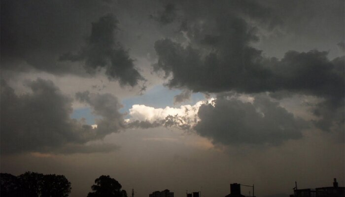 Weather Update : मुंबईला पावसाची भेट देत, राज्याच्या &#039;या&#039; दिशेला वळली शीतलहर; थंडीचा कडाका वाढणार 