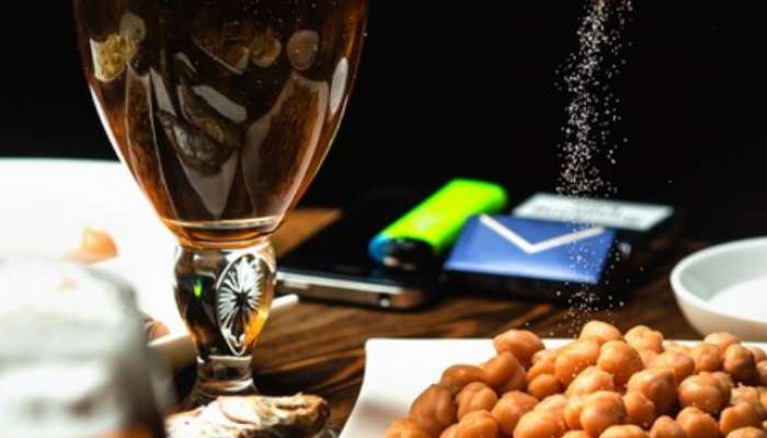 these foods should avoid while having liquor know the reason 