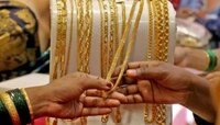 Gold Rate Today: लग्नसराईसाठी दागिने घेण्याची आज सुवर्णसंधी; सोने-चांदीचे आजचे भाव ज