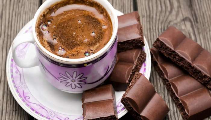 Health Tips : आरोग्यासाठी कॉफी आणि चॉकलेट किती फायदेशीर? काय आहेत फायदे? 