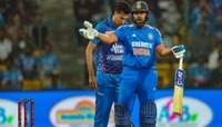 सुपरओव्हर सोडून अचानक मैदानाबाहेर जाणं रोहितला महागात पडणार? पाहा नियम काय सांगतो?