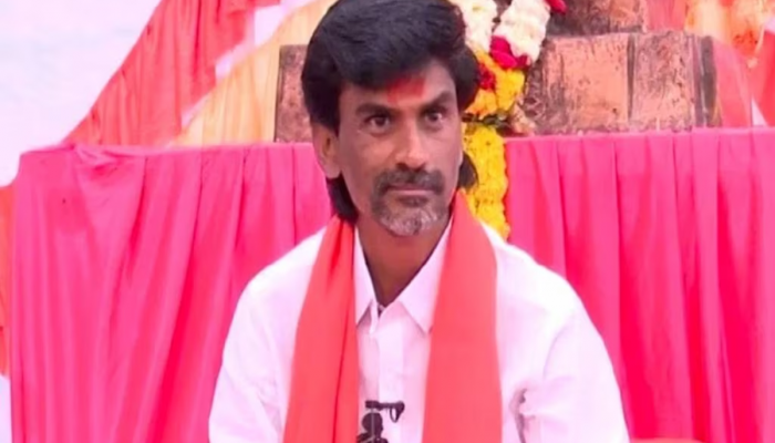 मनोज जरांगेंनी शेवटचा डाव टाकत सरकारला धरलं वेठीस, मुंबईला निघण्यापूर्वी केली ही घोषणा