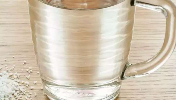 हिवाळ्यात गरम पाणी पिण्याचे फायदे तुम्हाला माहित आहेत का?