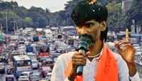 मुंबईच्या दिशेनं निघालेले लाखो मराठा पुण्यात धडकल्यानं वाहतूक मार्गांत बदल 