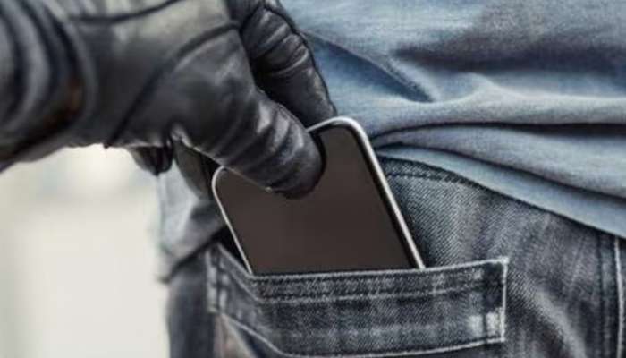 पुणेः उच्चशिक्षित मोबाइल चोर, चोरी केलेले फोन विकण्यासाठी लढवायचा अशी शक्कल