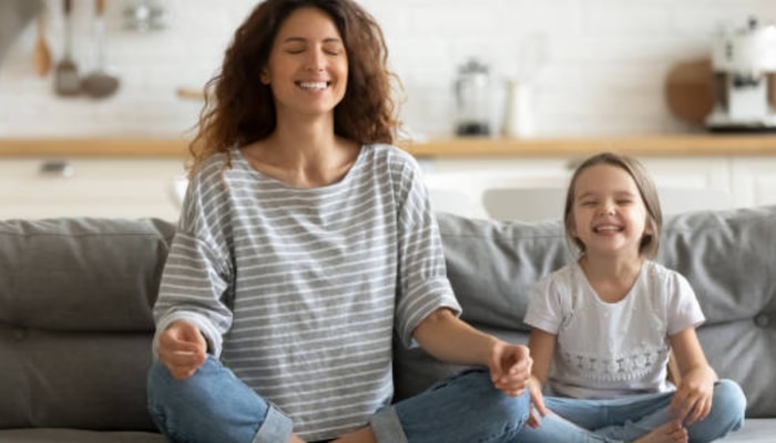 Mindful Parenting म्हणजे काय? अजिबात चिडचिड न करता मुलं शांतपणे पालकांच ऐकतील