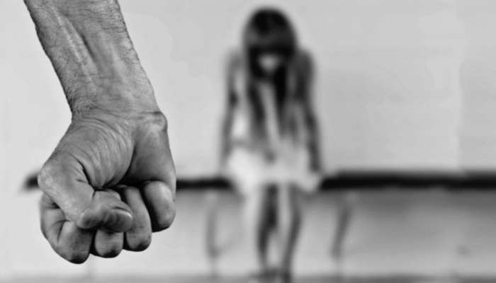 बापाचा पोटच्या लेकीवर वारंवार बलात्कार; 14 वर्षांची मुलगी 7 महिन्यांची गर्भवती