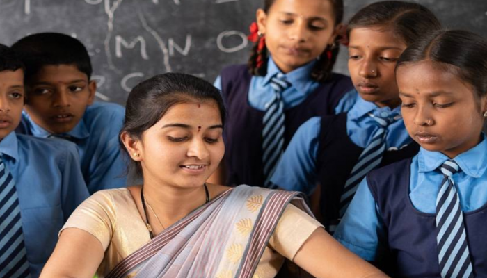 पुणे महानगरपालिकेअंतर्गत शिक्षण सेवकांना नोकरीची संधी, 'येथे' पाठवा अर्ज