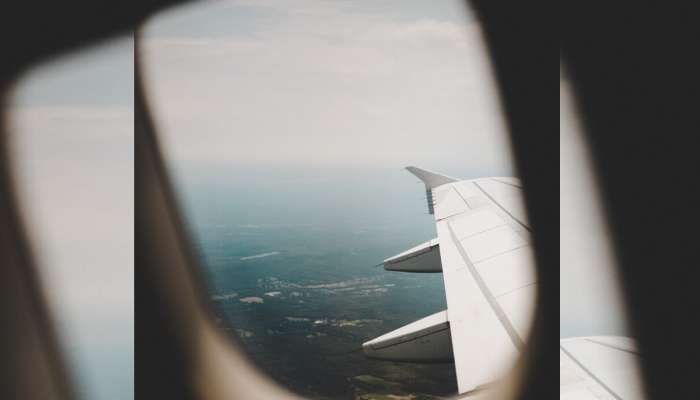 Fun Fact : विमानाच्या खिडक्या मोठ्या का नसतात अन् गोल का असतात? 