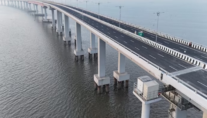 MTHL Bridge: चाललंय काय? &#039;अटल सेतू’वरून प्रवास करणाऱ्या अनेकांवर होणार कारवाई 