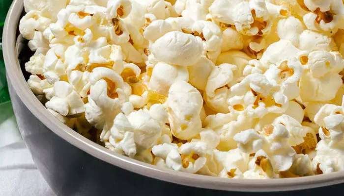 why popcorn is a healthy snack,Popcorn,benefits of popcorn, health benefits of eating Popcorn in marathi, popcorn, popcorn flavors, popcorn recipe, popcorn video 