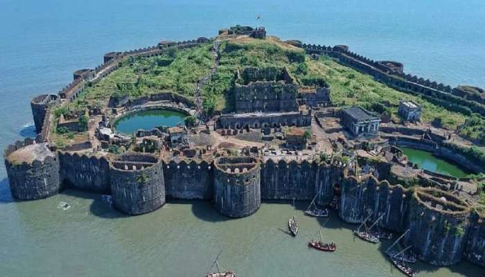 महाराष्ट्रातील 500 वर्ष जुना समुद्री किल्ला; अभेद्य आणि अंजिक्य, महाराजांनाही जिंकता आला नाही 
