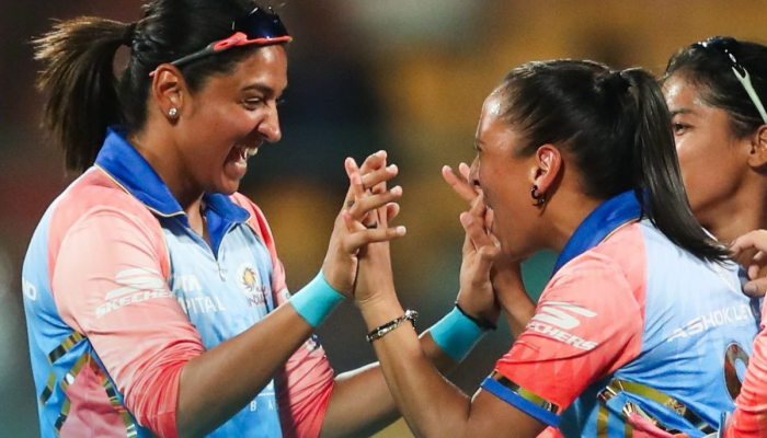 WPL 2024 : मुंबईच्या पोरींचा नाद खुळा, गुजरातचा 5 विकेट्सने पराभव करत नोंदवला दुसरा विजय