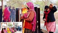 बापाच्या चितेला अग्नी देण्यासाठी स्मशानात पोहोचल्या 9 मुली; सगळेजण हळहळले