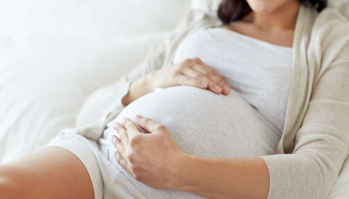 गर्भधारणेसाठी योग्य वय कोणतं? कधीपर्यंत आई होता येतं? 