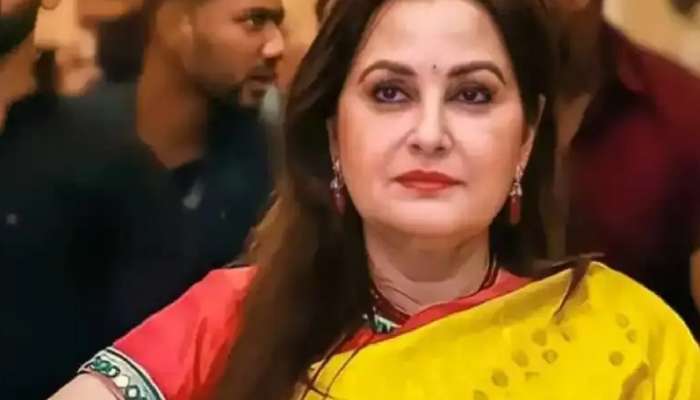 ज्येष्ठ अभिनेत्री जया प्रदा फरार घोषित