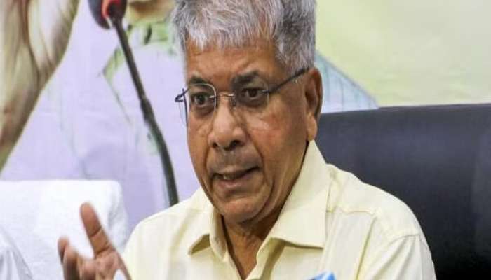 'महाविकास आघाडीच्या बैठकांना जाऊ नका'; प्रकाश आंबेडकरांचे कार्यकर्त्याना आवाहन