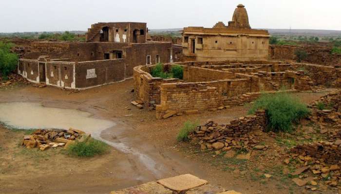 एका रात्रीत गायब  झाले 5 हजार लोक; भारतातील &#039;या&#039; गावात 200 वर्षांपूर्वी असं घडल तरी काय?