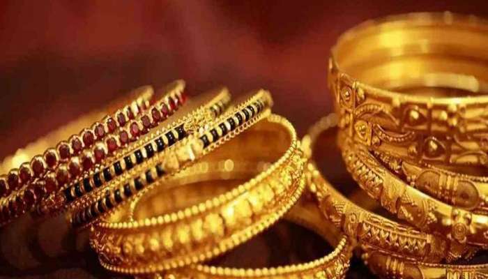 Gold Rate : वर्षअखेरीस सोन्याचे दर 75 हजारांवर? आज 10 ग्रॅम सोन्यासाठी मोजावे लागतायत &#039;इतकी&#039; रक्कम