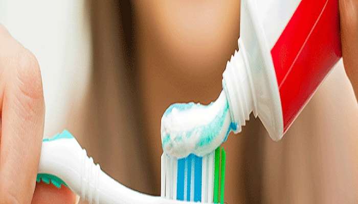 टूथब्रश किती दिवसांनी बदलावा? जाणून घ्या ब्रश बदलण्याची वेळ