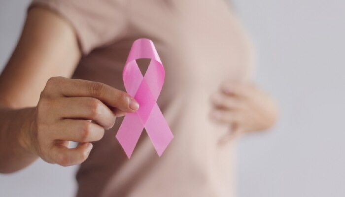 Breast cancer: महिलांमध्ये स्तनाच्या कर्करोगाची सुरुवातीची लक्षणं कोणती? जाणून घ्या
