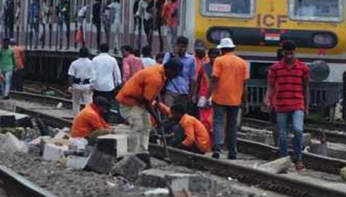 रविवारी मध्य रेल्वेवर मेगा ब्लॉक, घराबाहेर पडण्याआधी जाणून घ्या वेळा