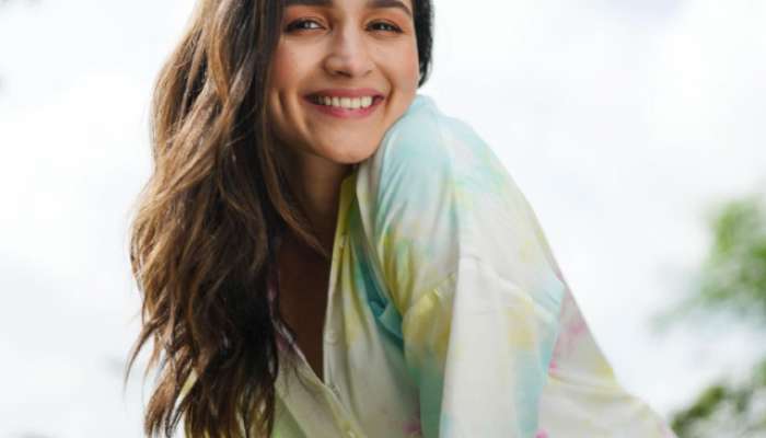 Bollywood Actress Alia Bhatt Birthday know all about her education and qualification