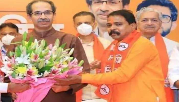 उद्धव ठाकरेंचा ढाण्या वाघ शिंदे गटात; आमश्या पाडवी पक्षप्रवेशासाठी कार्यकर्त्यांसह म