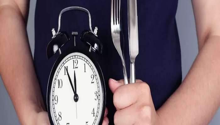 दिवसातून किती वेळा खाल्लं पाहिजे? काय सांगतात तज्ज्ञ?