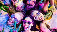 Holi 2024 : धुलवडीनंतर हाताचा रंग निघणं कठीण होतं? अशावेळी घरगुती उपायांनी सुटेल रंग