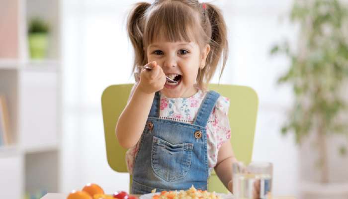 Childrens Diet : स्मार्ट, तल्लख बुद्धीसाठी मुलांना काय खाऊ घालाल? &#039;हे&#039; पदार्थ ठरतील फायदेशीर
